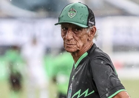 Manaus FC anuncia saída do técnico Aderbal Lana após eliminação no Barezão