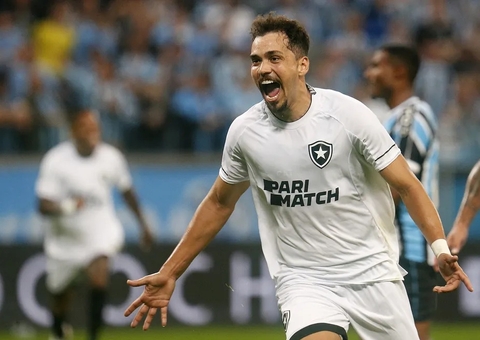 Botafogo segura pressão, vence Grêmio e dispara na liderança do Brasileiro