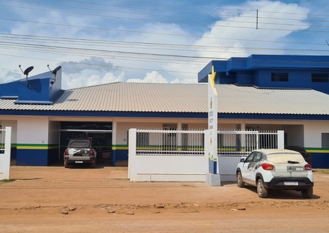 Em Itacoatiara, suspeito é preso com arma de uso exclusivo da PM