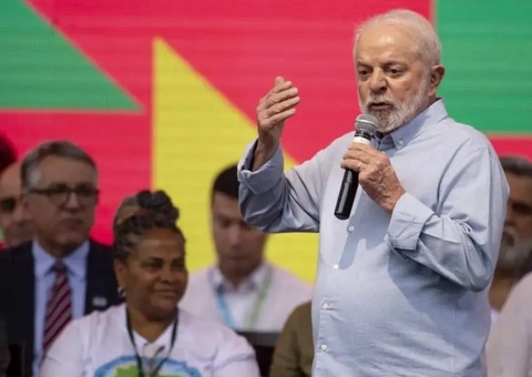 Lula estreia maratona de viagens e diz que 'elite brasileira nunca teve intenção de educar povo'