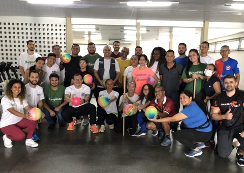 Profissionais de educação física recebem capacitação para aprimorar atendimentos em Manaus