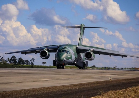Avião da FAB que resgatará brasileiros decola hoje para a Polônia