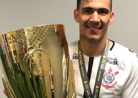 Corinthians anuncia retorno de Balbuena com contrato de um ano