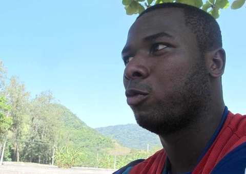 Ex-jogador do Flamengo é preso após agredir ex-mulher