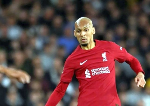 Fabinho passa por exames e fica perto de fechar transferência de R$ 230 milhões