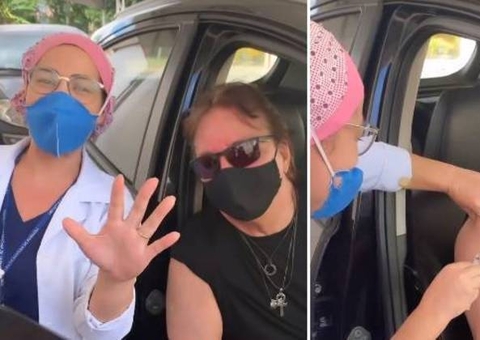 Aos 67 anos, Fábio Jr é vacinado contra Covid-19 e enfermeira se emociona