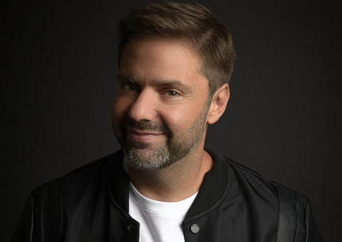 Fábio Rabin apresenta 'Ladeira Abaixo' em Manaus neste sábado