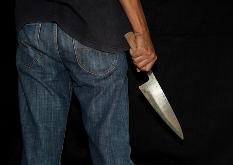 Mãe e filha de 16 anos são brutalmente esfaqueadas em Manaus