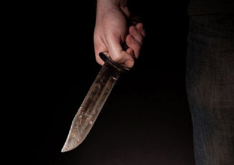 Homem é atacado e esfaqueado em rua no Centro de Manaus