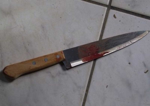 Tio mata sobrinho a facada após briga por som em lanchonete