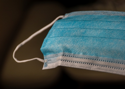 Subida de casos de covid faz TCE-AM voltar a exigir uso de máscaras no prédio