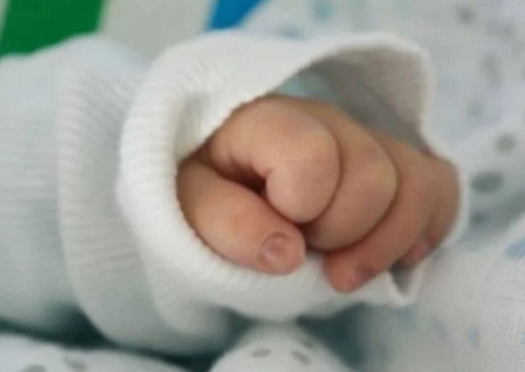 Disfarçada de enfermeira, mulher é presa ao tentar sequestrar recém-nascida