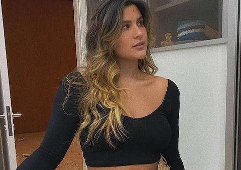 Filha de Flávia Alessandra exibe bumbum grande em passeio de quadriciclo