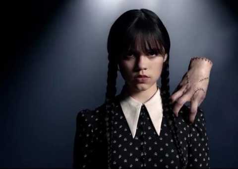 Família Addams aparece reunida em imagem inédita da série 'Wednesday'; veja