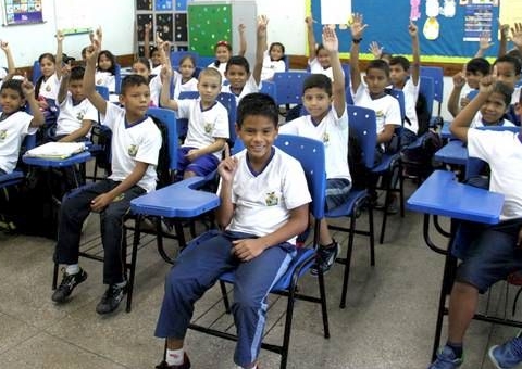 Fardamento escolar tem gasto de R$ 632 mil em Carauari