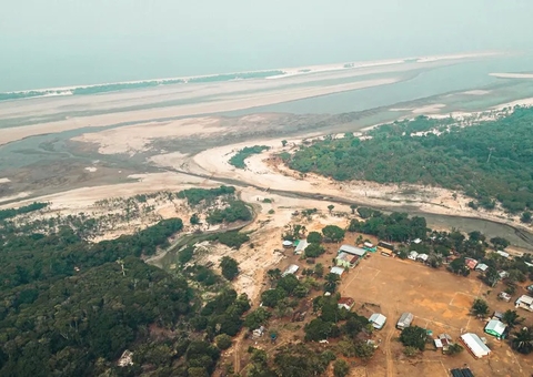 Comunidades isoladas por seca no Amazonas esperam por ajuda
