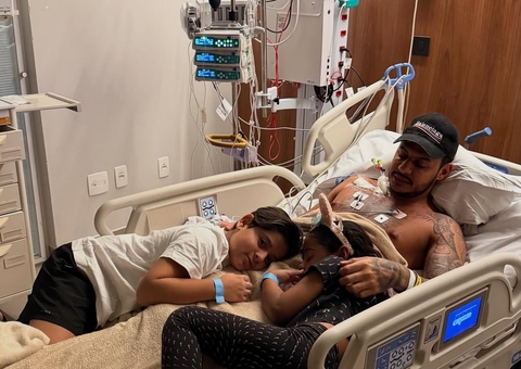 Rapper Hungria faz 1º post durante internação e alerta sobre bebida: 'arrume um lugar seguro'