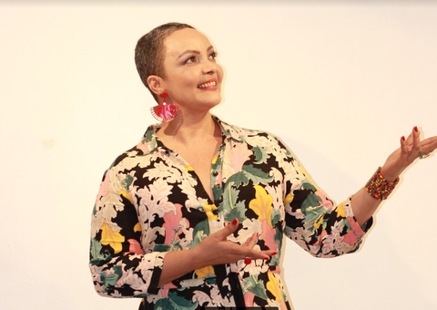 Fátima Silva agita sexta-feira com sambas e boleros