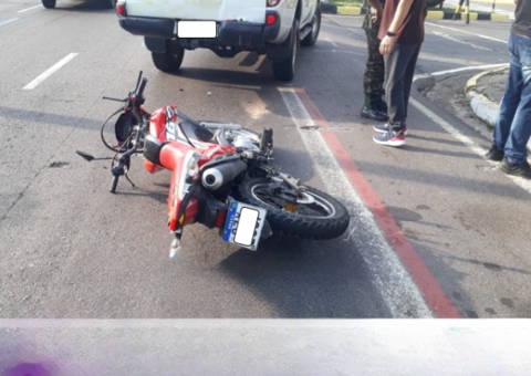 Motociclista fica ferido em acidente na av. Coronel Teixeira em Manaus