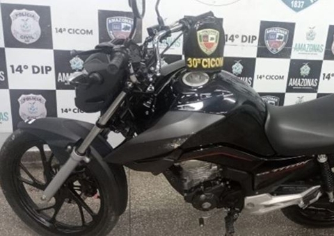 Dupla sofre acidente ao tentar fugir da polícia após roubar moto no Jorge Teixeira