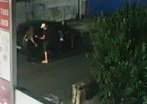 Assaltante ataca mulheres e aterroriza moradores no Parque 10; veja vídeos