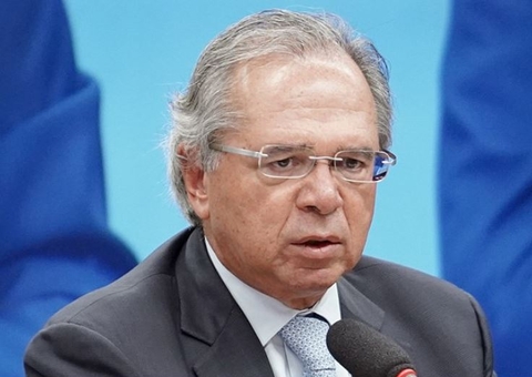 CAE poderá ouvir Paulo Guedes sobre preços dos combustíveis 