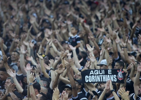 Corinthians se acerta com 2 técnicos e faz contas antes de definir eleito