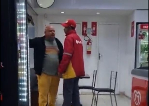 Vídeo mostra cliente xingando frentista de "macaco" e "nordestino do inferno"