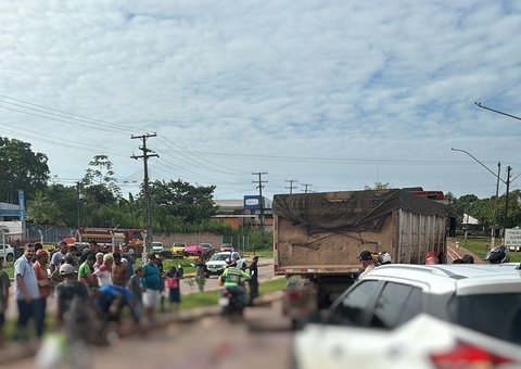 Homem é destroçado por carreta enquanto atravessava a BR-174 com neto