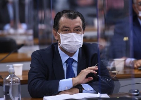 Eduardo Braga diz que é 'escandaloso' número de desempregados no Brasil