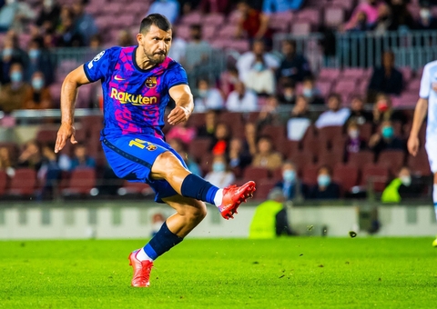 Atacante do Barcelona, Agüero deve anunciar aposentadoria após problema no coração