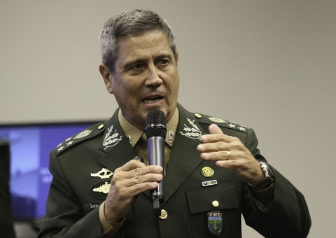 Câmara aprova convocação de Braga Neto para esclarecer vagas em UTIs 