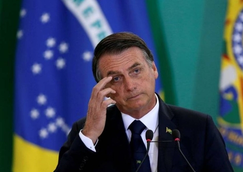 Aliados afirmam que Bolsonaro ouviu "vozes" antes de atacar tornozeleira
