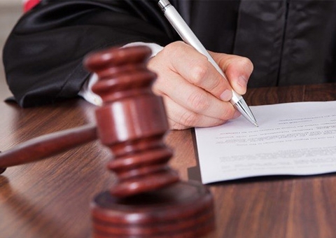 Homem consegue medida protetiva contra ex-namorada que o perseguia