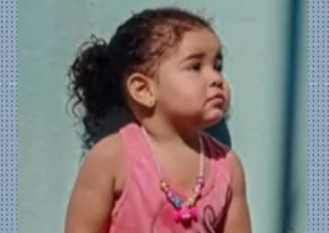 Criança de 3 anos é baleada dentro de carro; Família acusa agentes da PRF