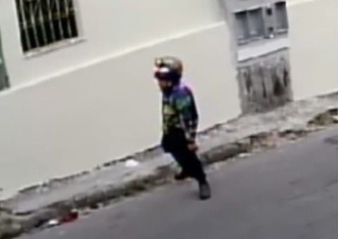 Justiça mantém prisão de motociclista que se masturbava na frente de adolescentes em Manaus