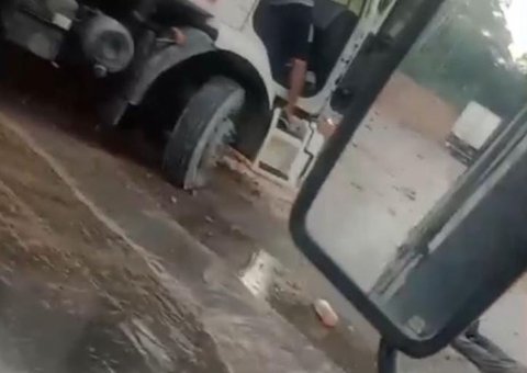 Acidente violento com caminhão na AM-010 deixa uma pessoa ferida