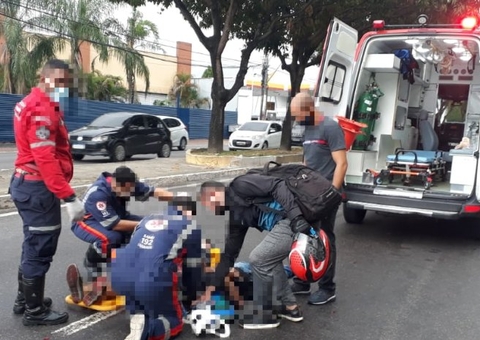 Em 4 minutos, dois acidentes são registrados em avenida de Manaus