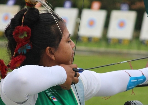 Arqueira indígena amazonense disputa vaga para representar o Brasil nos Jogos de Paris