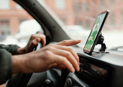 Motorista de app chama passageira de “macumbeira” e é indiciado por injúria racial