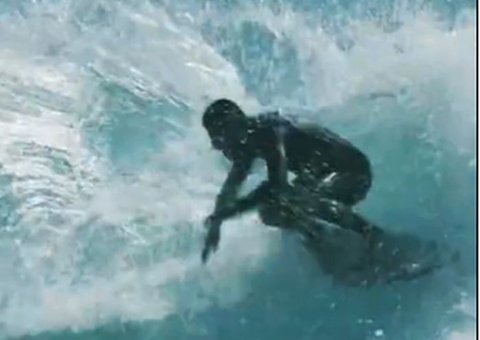 Filipinho vence Italo e fica a uma bateria de ser campeão mundial de surfe