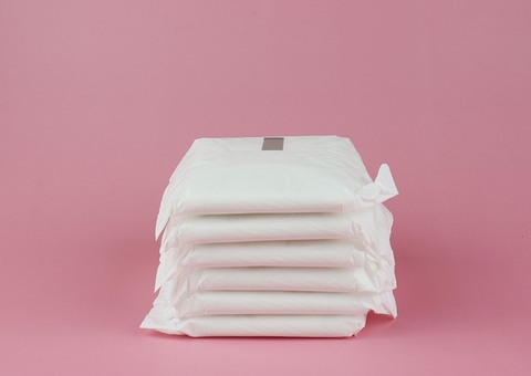 Instituto arrecada absorventes para jovens de baixa renda em Manaus