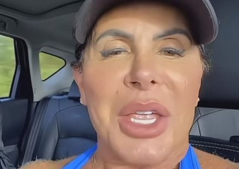 Gretchen volta a chocar seguidores com pelos nos seios e ombros