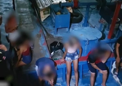 Festa clandestina com ‘novinhas’ em embarcação é encerrada no Amazonas