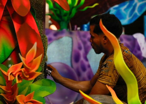 Festival de Parintins 2024: Caprichoso conclui 95% dos trabalhos nos galpões