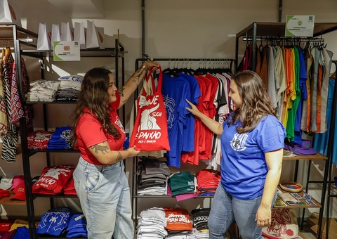 Festival de Parintins impulsiona comércio em Manaus 