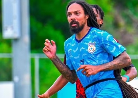 Saiba quem é o atacante com cabelo mais longo do mundo que viralizou no Data Fifa