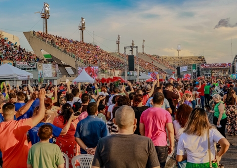 Dez pessoas passam mal durante Pentecostes no Sambódromo