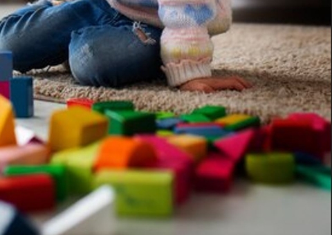 Criança de 4 anos com autismo é estuprada por vizinho em Silves 