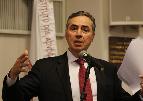 Barroso rebate Bolsonaro e diz que impedir eleição é crime de responsabilidade